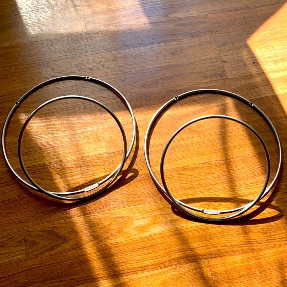 Circular Mxyplyzyk magazine racks
